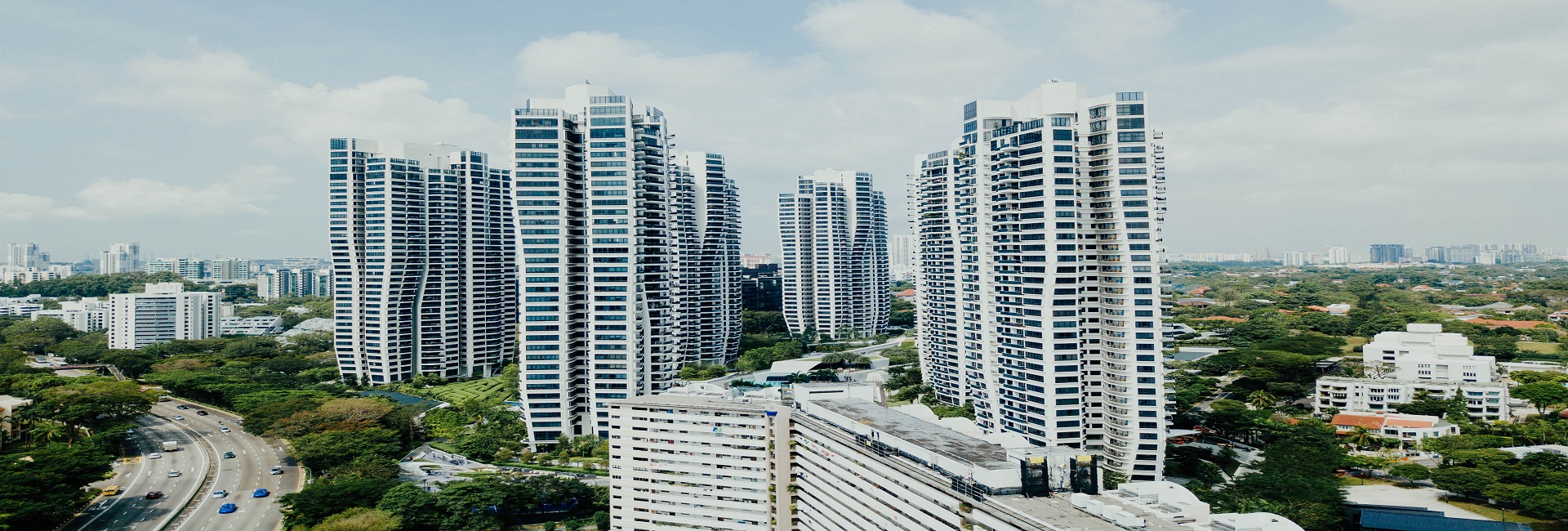 DLF Sector 128 Noida: Why Luxury Home Buyers Invest